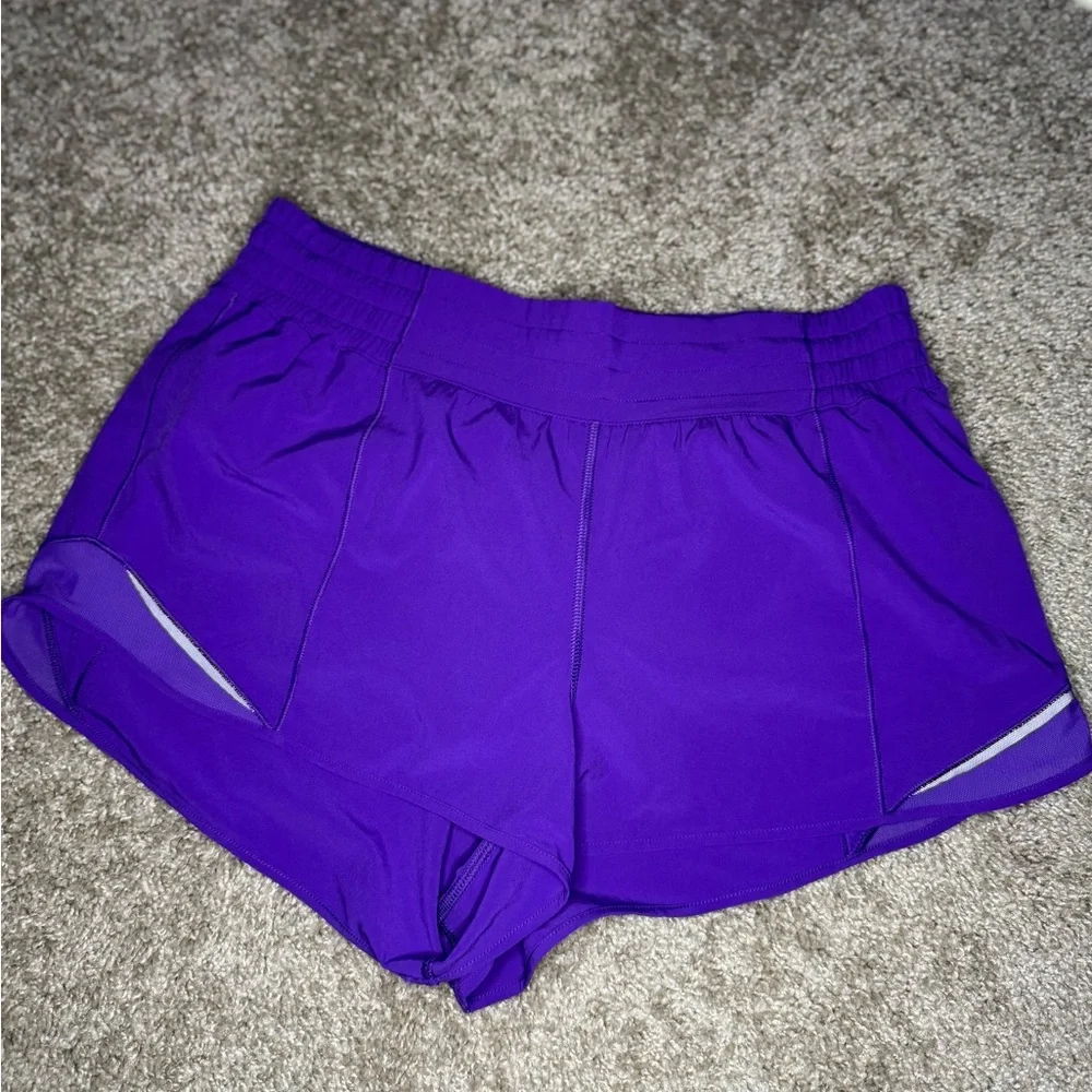 Lululemon Hottie Hot HR Short 4’’ - Picture 2 of 4